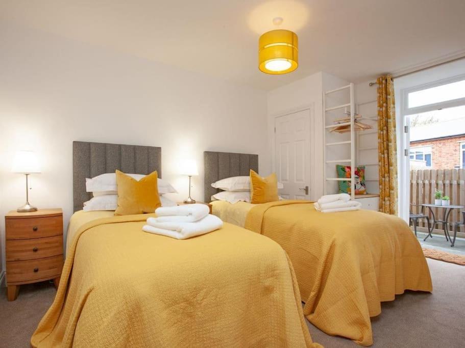 2 Central, Spacious, Apartment With Private Patio Sidmouth Exterior foto